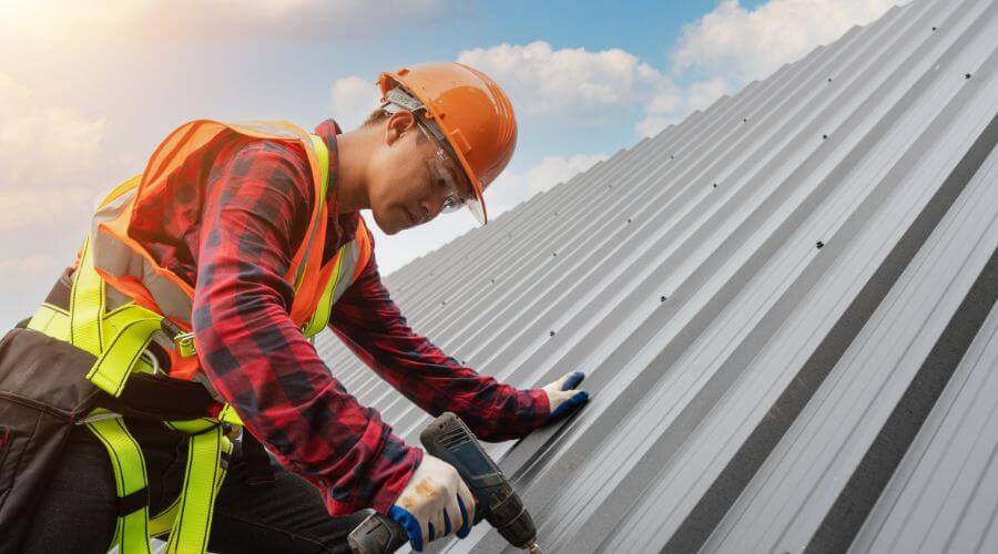 Professional Emergency Roof Repairs services in Smithville, WV